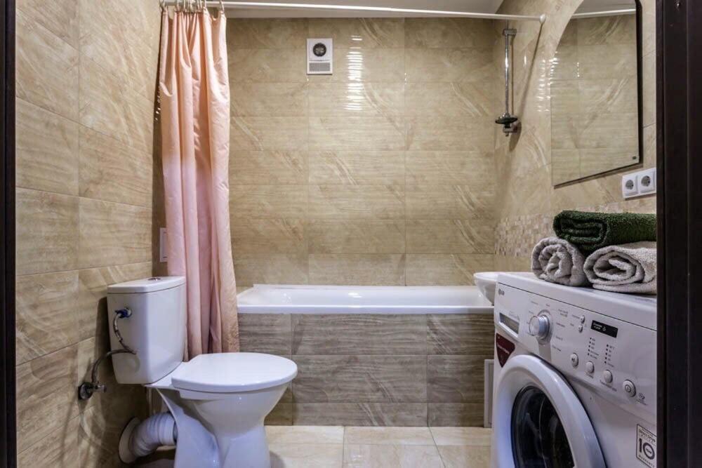 Viktoria Garden Apartment Lviv Exterior photo